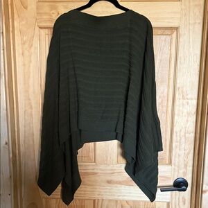 Olive Green Women's cape Lululemon